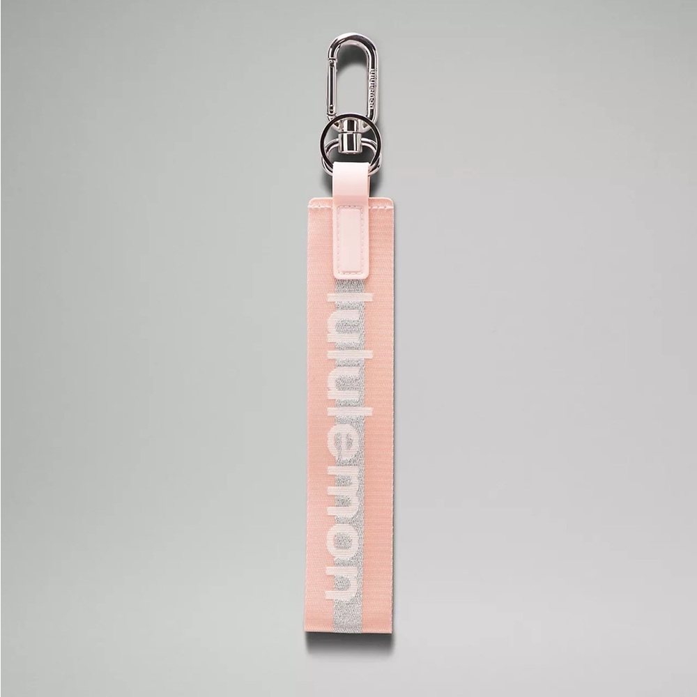 LULULEMON | ✨NEW✨ Never Lost Keychain in Pink Mist/Silver